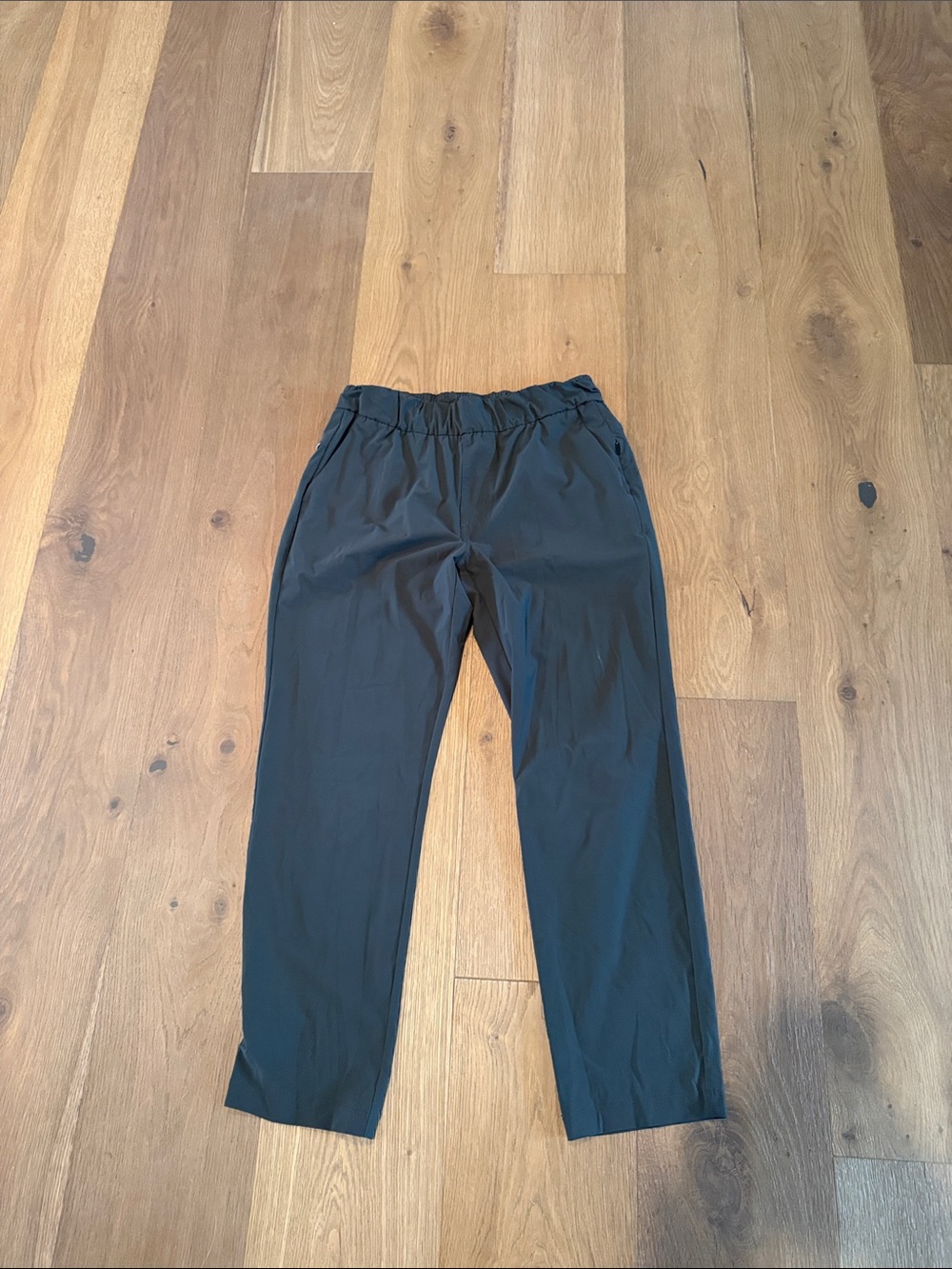 Vuori Grey Jogger Size M